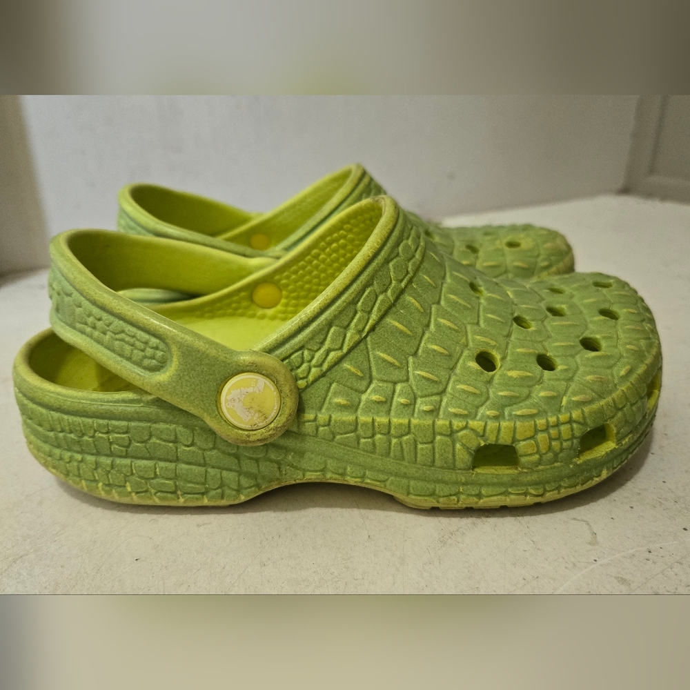Kids Crocs - Picture 2 of 4